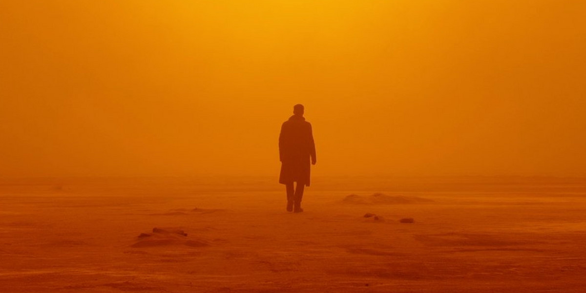 Ryan Gosling szuka odpowiedzi w nowym zwiastunie "Blade Runner 2049"