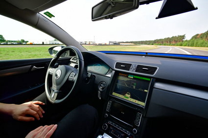 Pionierskie prawo w Niemczech - ustalają hierarchię wartości dla autonomicznych pojazdów
