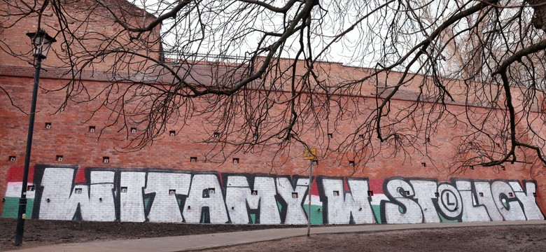 Kibice Legii Warszawa osiągnęli szczyt głupoty. Zniszczyli XVII-wieczny zabytek