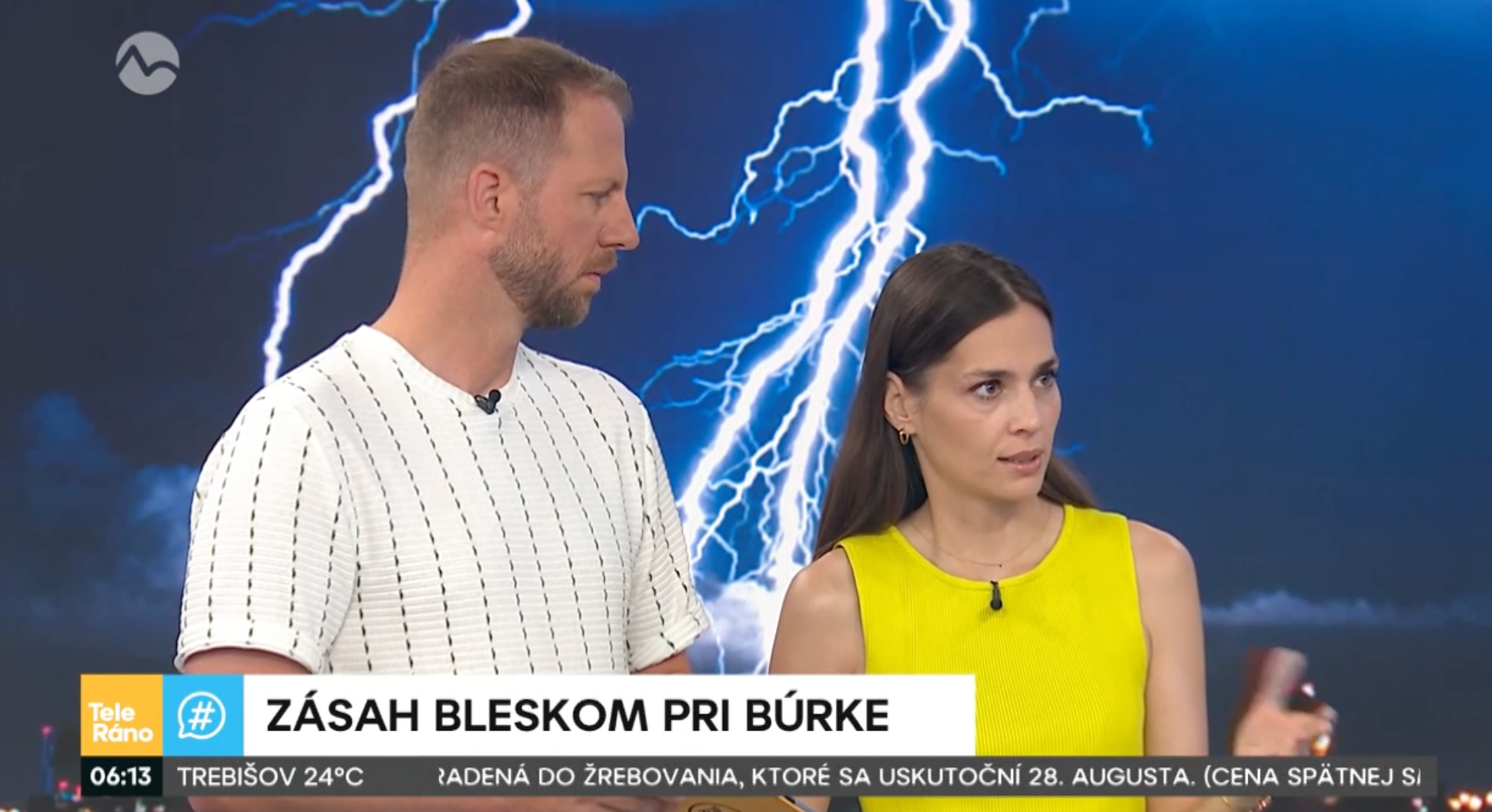 Moderátori na sebe nedali nič znať.