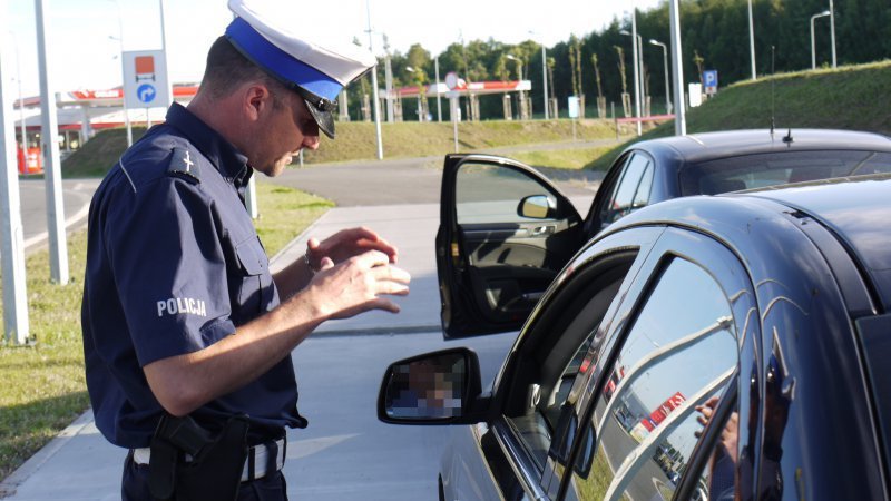 20-latka uciekała osobówką przed policją ulicami Olsztyna. Miała powód