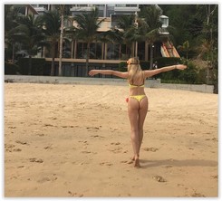 Polska celebrytka pozuje w stroju kąpielowym... ZDJĘCIA