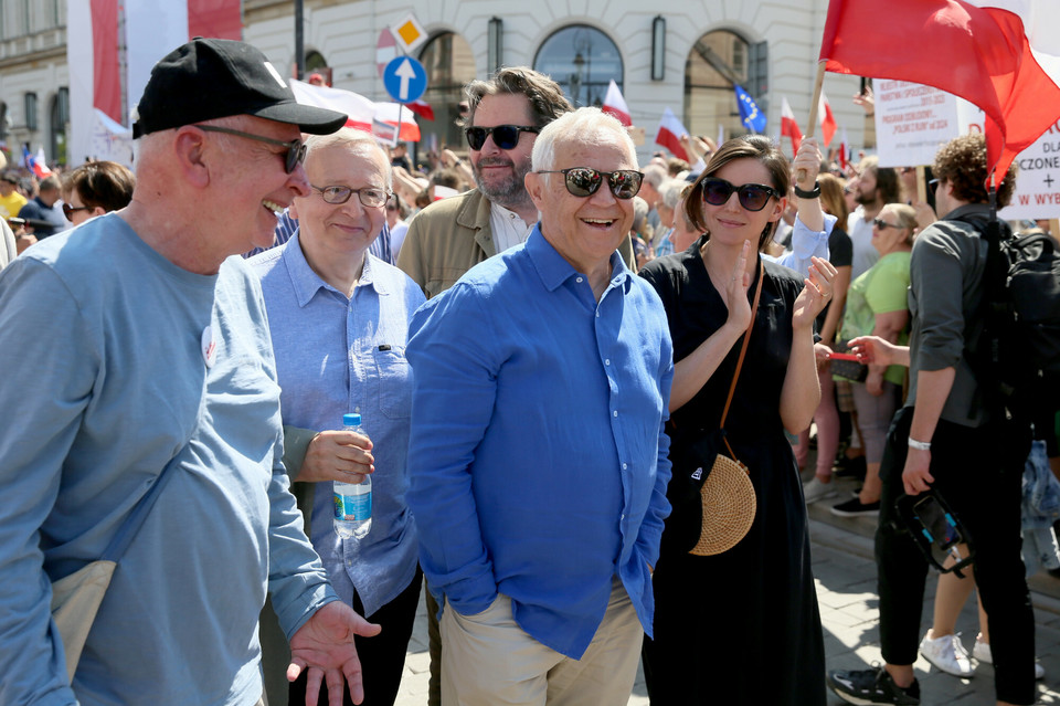 Krzysztof Materna, Bronisław Maj, Grzegorz Turnau, Marek Kondrat i Antonina Turnau na Marszu Wolności