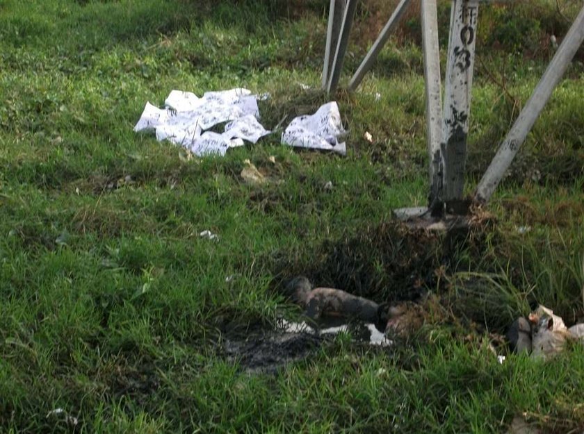 Oświadczał się na linach wysokiego napięcia! Straszne zdjęcia!