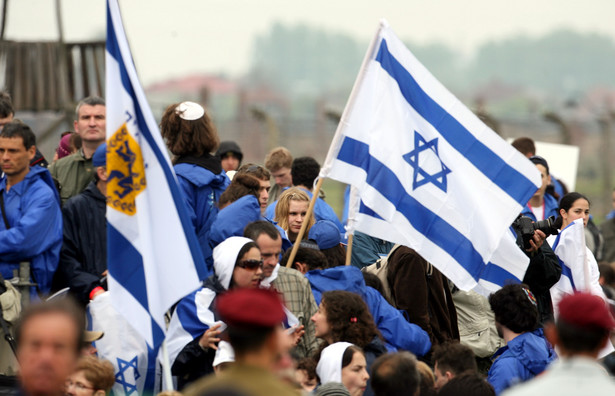 11 tysięcy osób w Marszu Żywych z Auschwitz do Birkenau