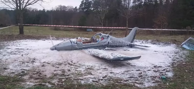 Awionetka rozbiła się tuż obok drogi krajowej nr 16