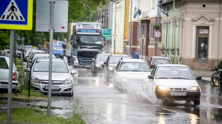 A Nagykőrösön lezúduló özönvíz az utóbbi években nem olyan ritka, de attól még nem szeretjük  / Fotó: MTI-UJVÁRI SÁNDOR 