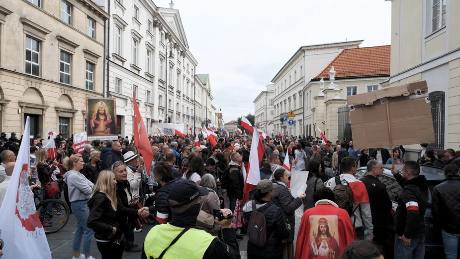 [Obrazek: bjQk9kuTURBXy9kNTQ2M2JkOC0yOTE3LTQ0YjAtY...gqEwBaExAQ]