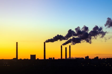 Rekord cen praw do emisji CO2? Rządy zacierają ręce, ale skutki wcale nie muszą być korzystne