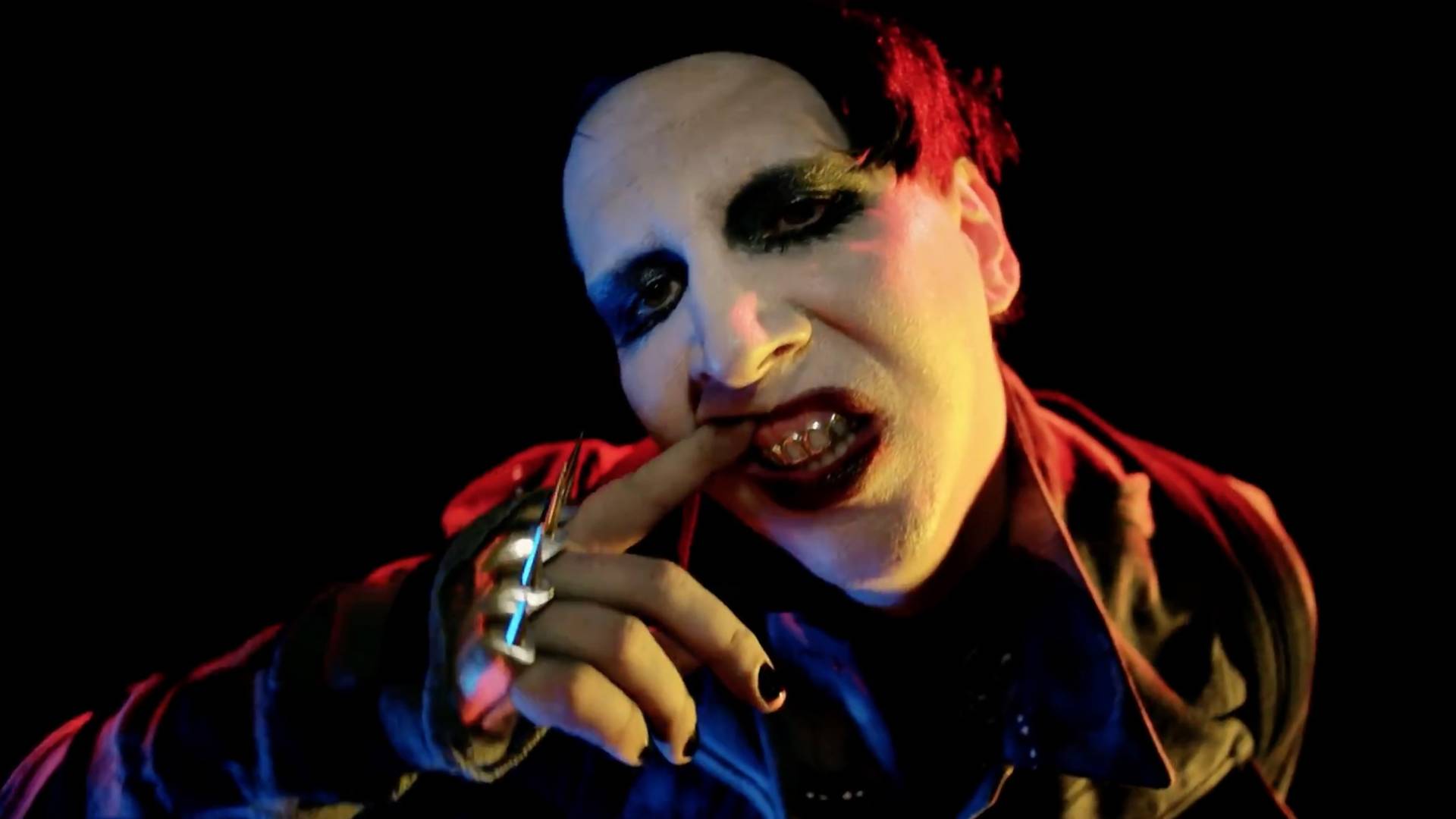 Krzyże, krzyki, zwłoki bez głowy – tak teraz wygląda Instagram Marilyna Mansona