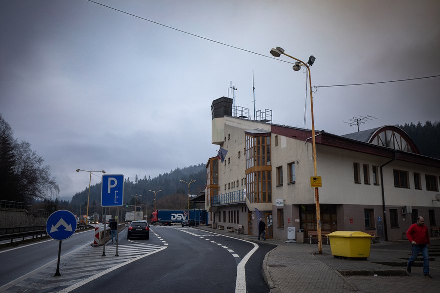 Na dawnym słowacko-czeskim przejściu granicznym w Świerczynowcu wciąż stoi budynek widmo, w którym urzędowali kiedyś słowaccy celnicy