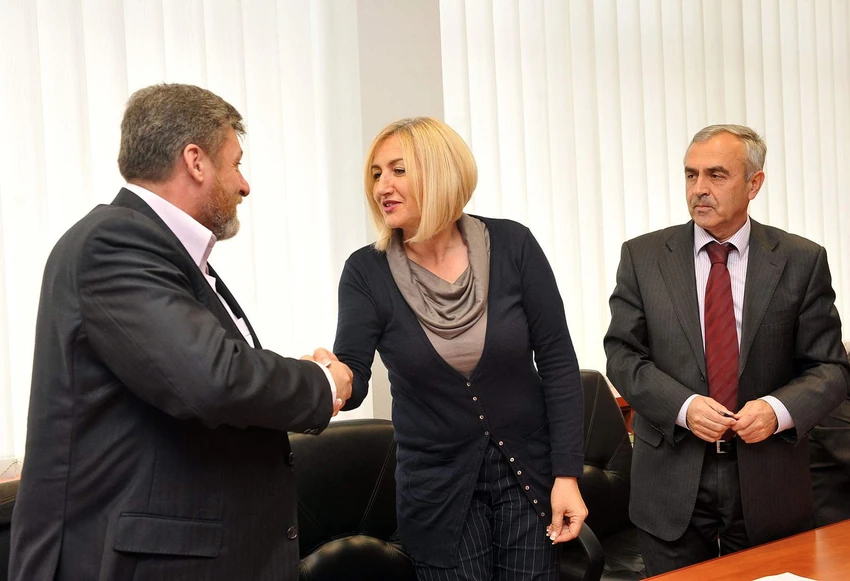 Potpis na ugovor o izgradnji zgrade stavila je i državni sekretar zdravlja Nevena Karanović