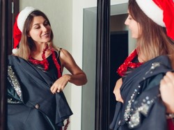 Uszy renifera i luźny dżersej – TAK, kapcie – NIE! Jak i po co celebrować święta strojem? [ROZMOWA]