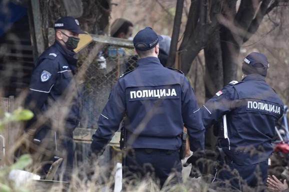 PLANIRALI LIKVIDACIJU U BEOGRADU, MUŠKARAC POKUŠAO DA NAMAMI ŽRTVU NA SASTANAK! Podignuta optužnica protiv majke (50) i sina (20): Za pakleni plan koristili KRIPTOVANU APLIKACIJU