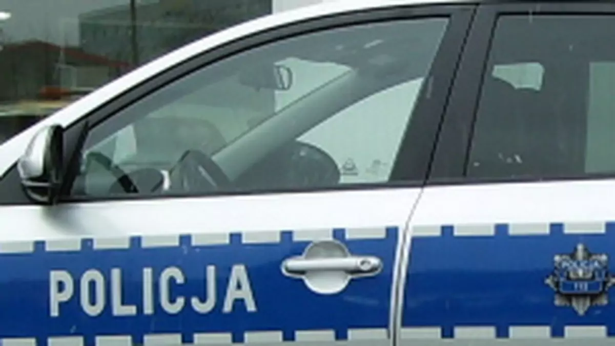 Policja: nietrzeźwy 15-latek w BMW