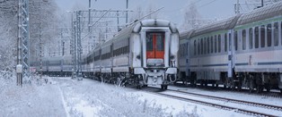 Paraliż na kolei. Wstrzymane pociągi i 455 minut opóźnienia. Kolejarze walczą z pogodą