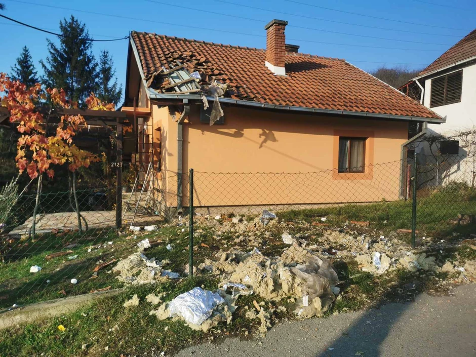 Jedna od oštećenih kuća u Leštanima