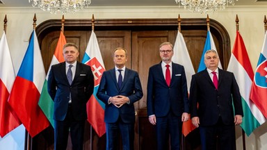 Donald Tusk wbił Viktorowi Orbanowi szpilkę. Premier Węgier musiał się tłumaczyć