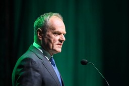 "pan jest u mnie, nie u siebie". donald tusk ostro do wysłannika prezydenta
