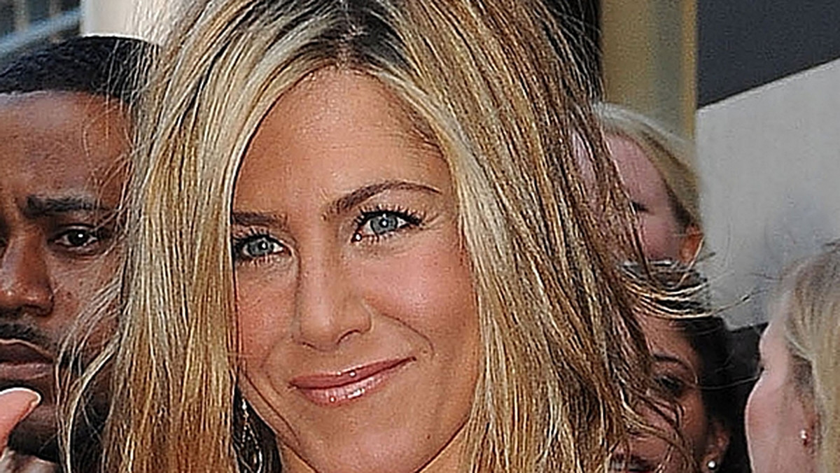 Znajomość Jennifer Aniston i Justina Theroux weszła na kolejny poziom. Para zamieszkała razem.