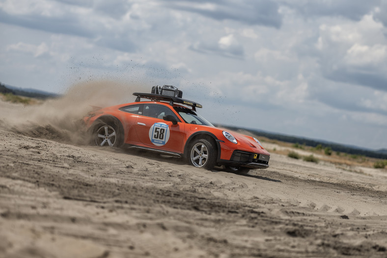 Porsche 911 Dakar RED58 Special w hołdzie Sobiesławowi Zasadzie