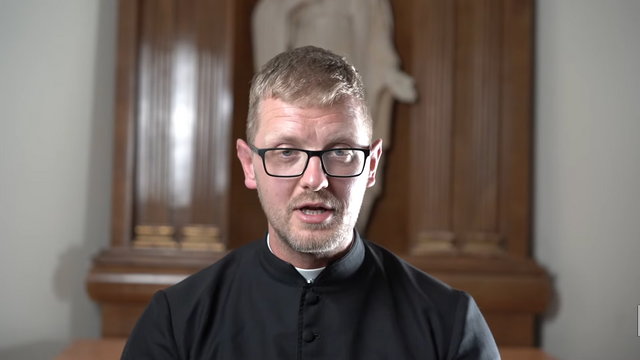 Hodász atya: Engem is bántott egy pap, és a szüleim  nem tettek semmit