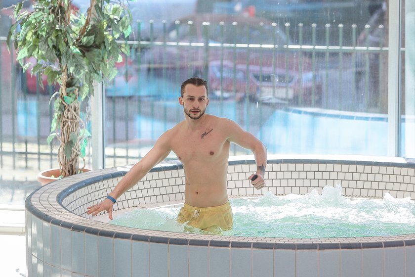 Kamil Kuroczko w jacuzzi