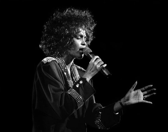 Whitney Houston (1987)