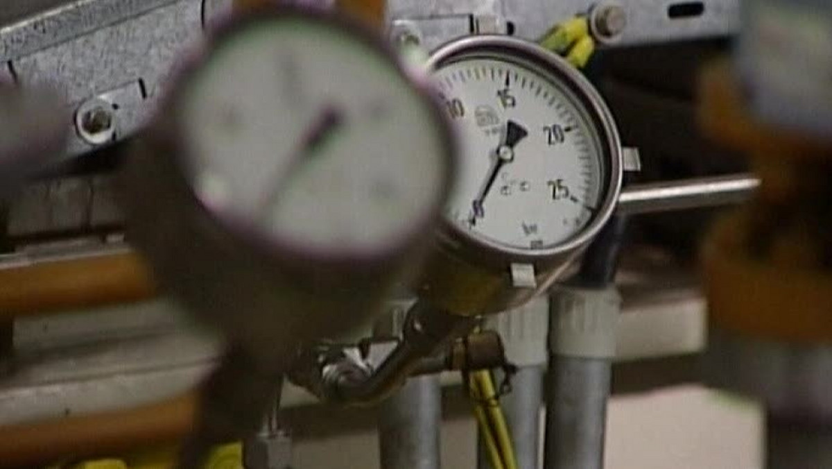 – Ten (odsprzedawany — red.) gaz pochodzi z podziemnych zbiorników w Niemczech, które zostały już wykorzystane w 47 proc. A zima dopiero się zaczyna… To nie jest najbardziej racjonalna decyzja – stwierdził rzecznik Gazpromu Siergiej Kuprianow.