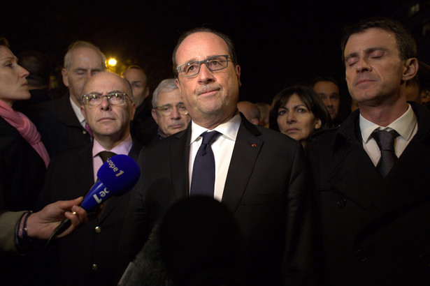 Prezydent Francois Hollande ogłasza: Francja jest w stanie wojny
