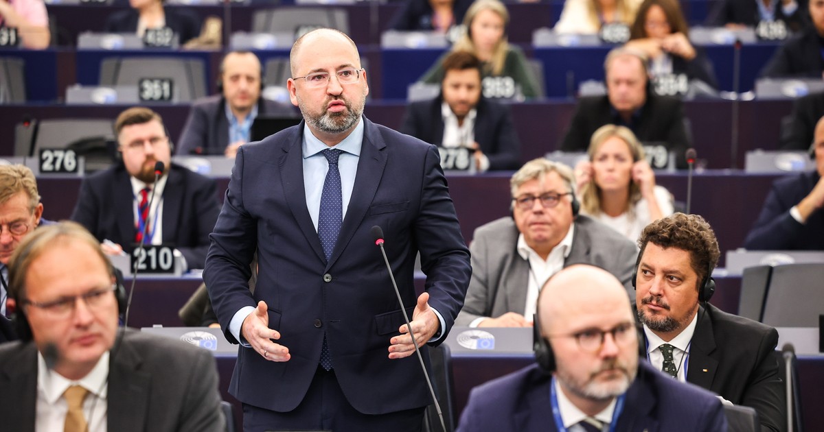 Adamowi Bielanowi grunt pali się pod nogami. Chciał zaimponować Kaczyńskiemu, a wkurzył Amerykanów