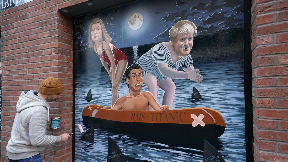 Mural w Belfaście przedstawiający trzech ostatnich premierów – Borisa Johnsona, Liz Truss i Rishiego Sunaka