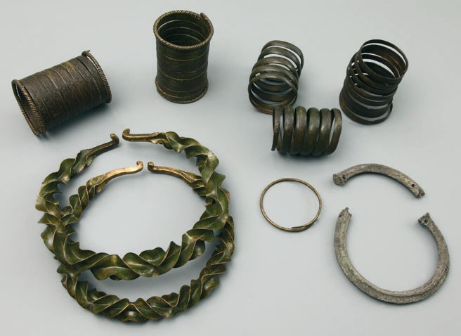 Skarb brązowych ozdób z Karkowa, pow. stargardzki, wczesna epoka żelaza, Muzeum Narodowe w Szczecinie, fot. Grzegorz Solecki