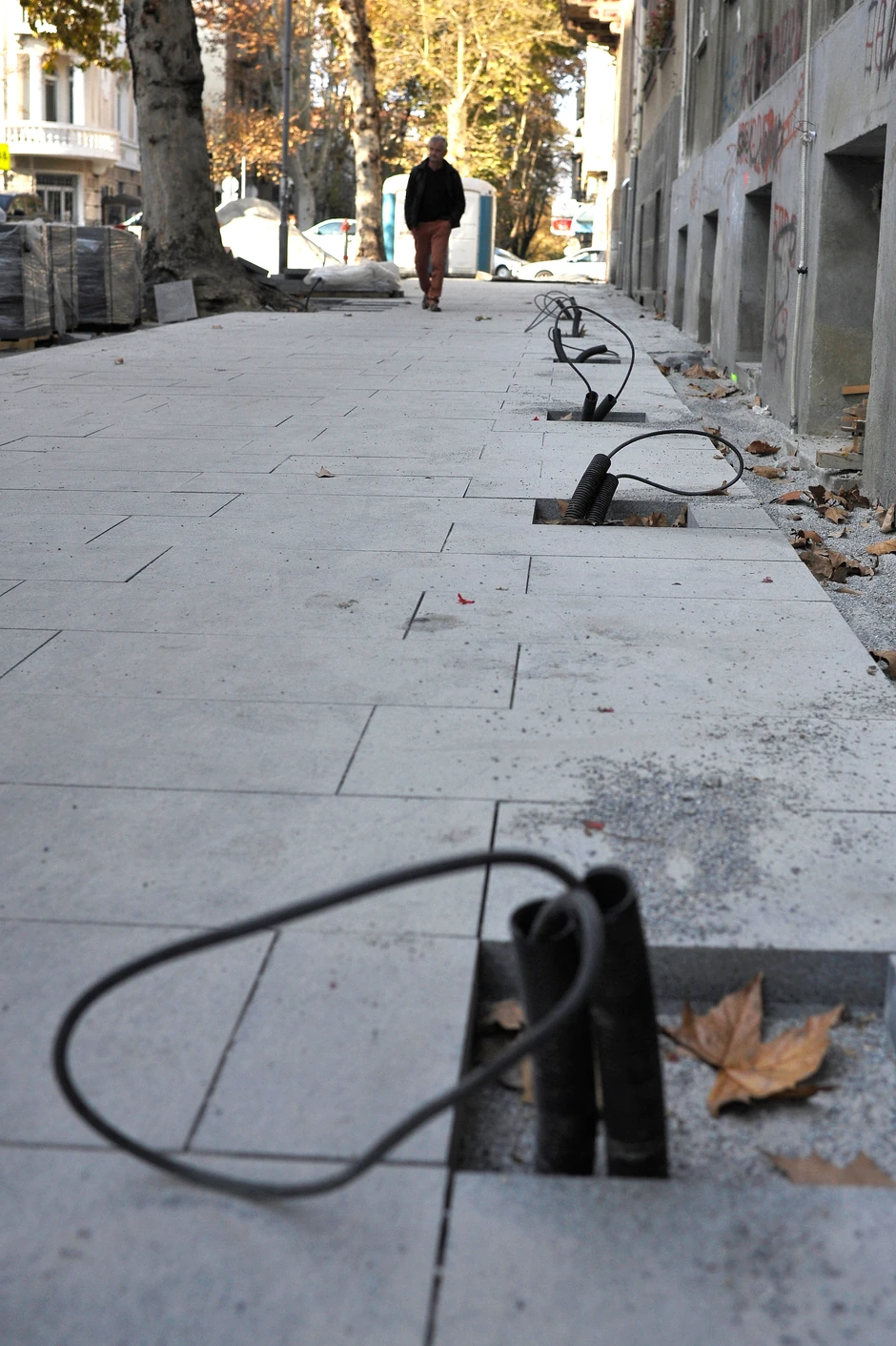 Korak napred, nazad dva: Kablovi i dalje vire iz zemlje