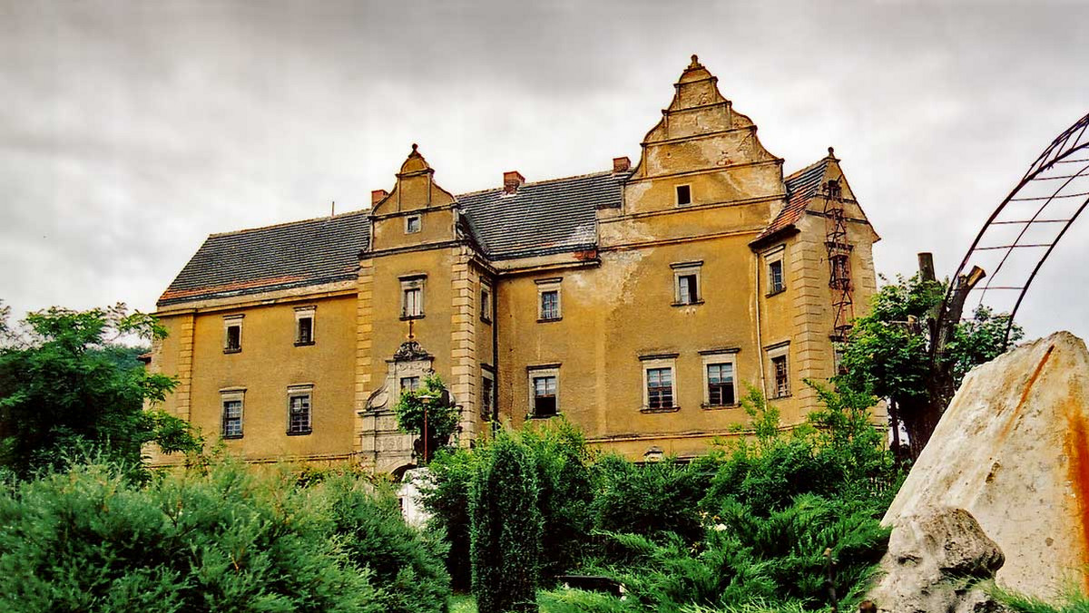 Lwówek Śląski. Historia tajemniczego zamku w Płakowicach