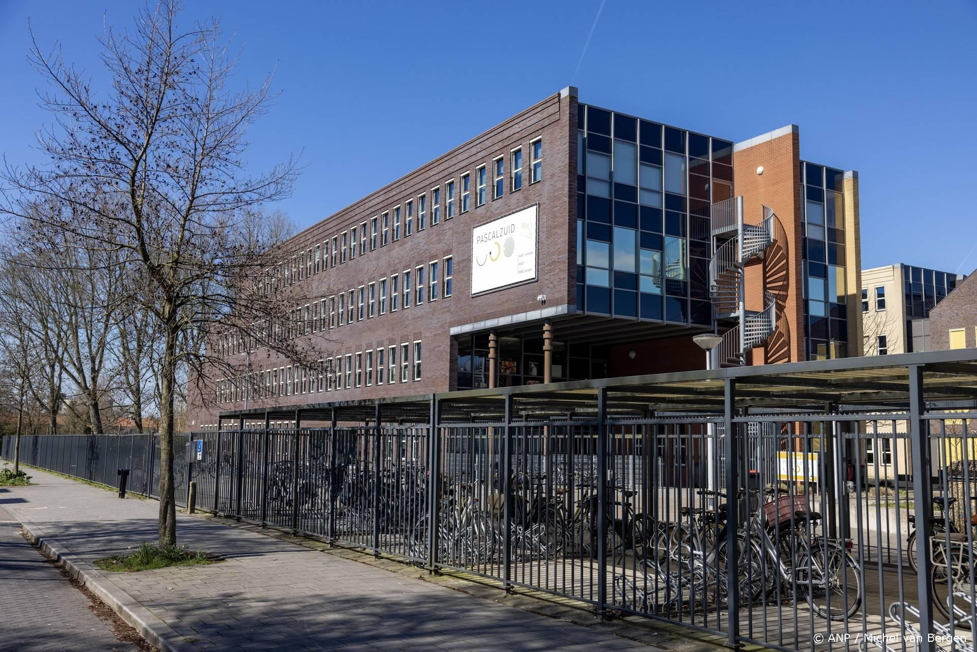 Twee 17-jarigen veroordeeld voor dreigen met schoolshooting op Zaans VMBO