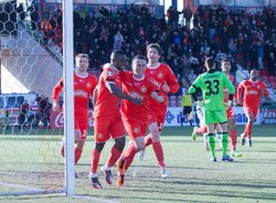 Widzew w doliczonym czasie strącił Śląska z fotelu lidera