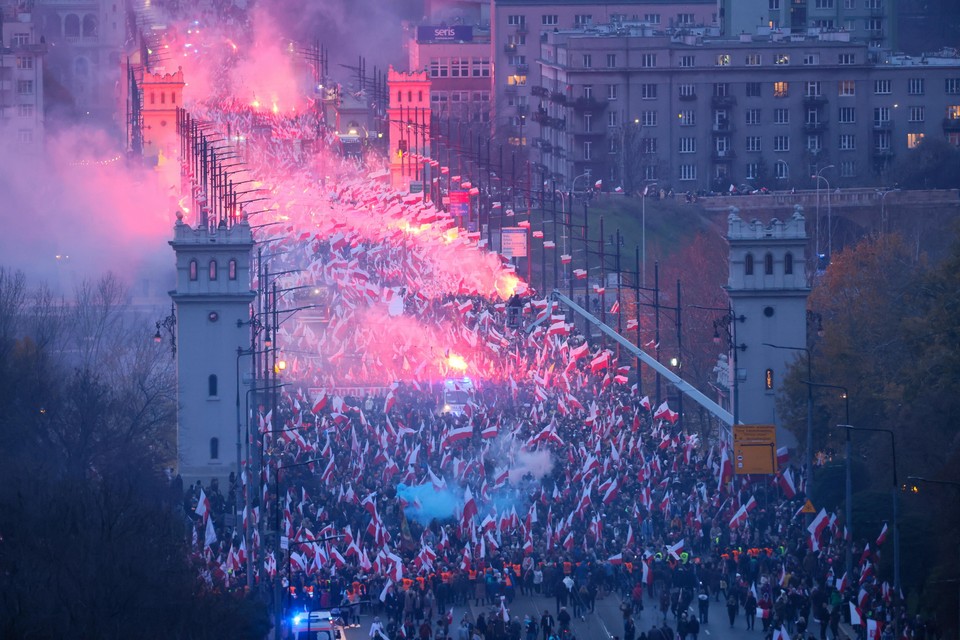 Marsz Niepodległości na moście Poniatowskiego w Warszawie. 11.11.2022 r.