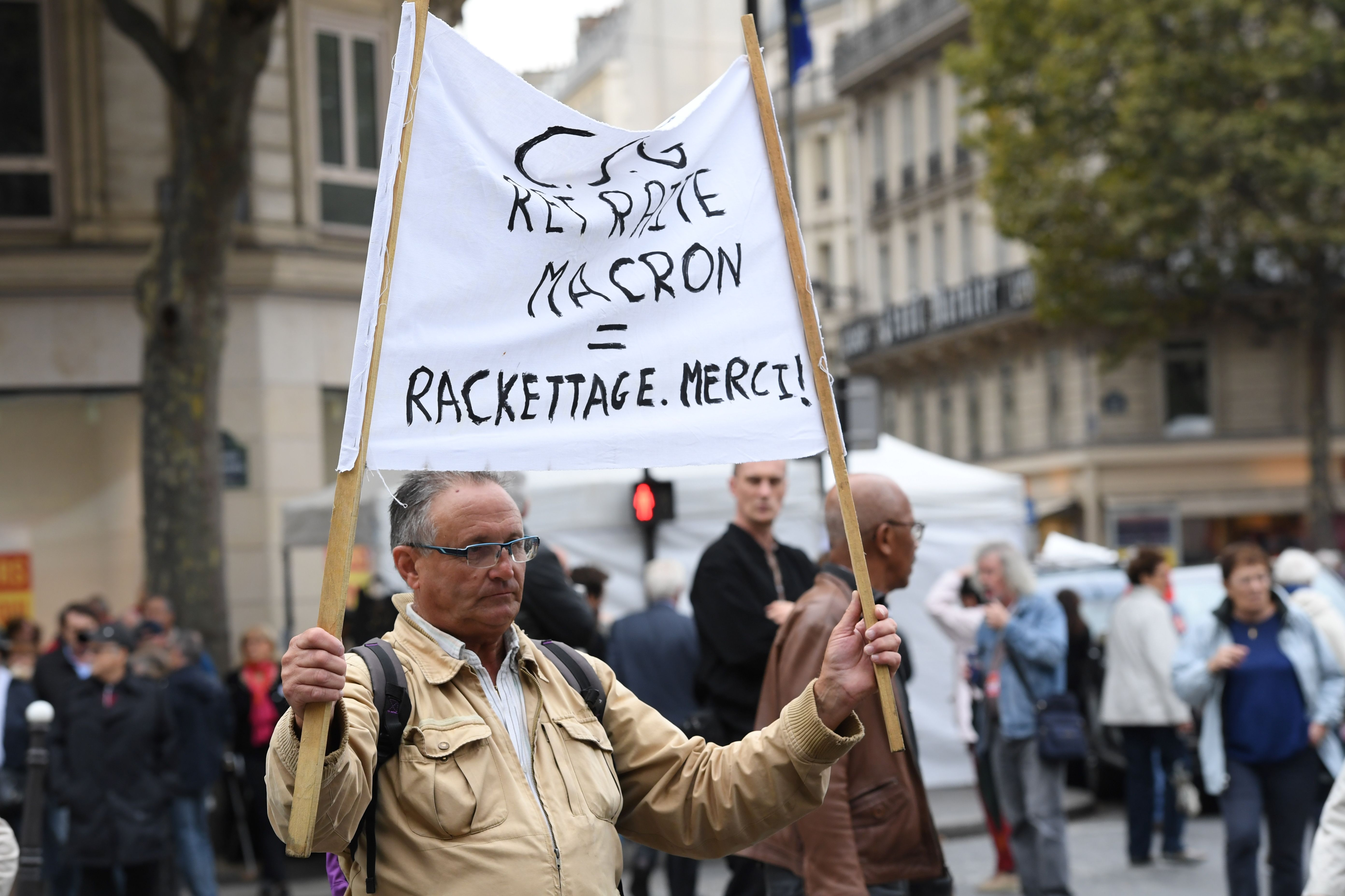 L'Assemblée vote une hausse de la CSG de 2,8 milliards, la droite furieuse