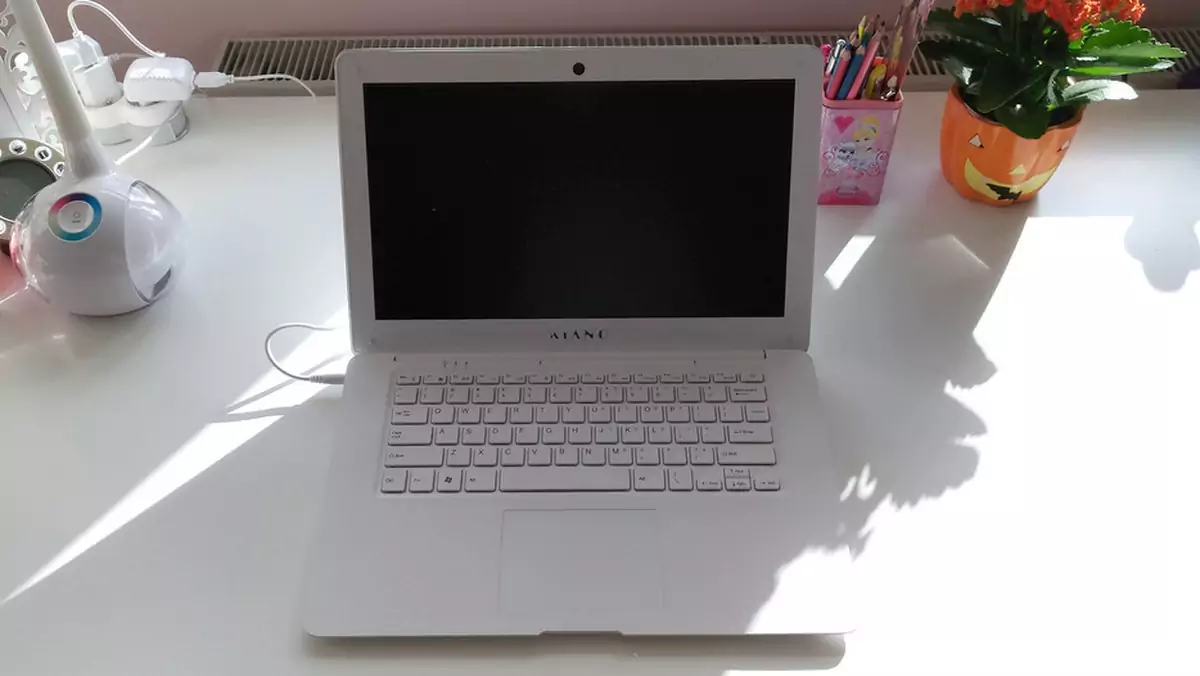 Kiano SlimNote14.1 - tani laptop w Biedronce. Warto?