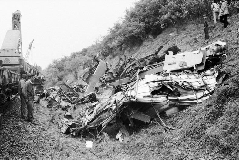 Osieck 04.06.1981. Katastrofa kolejowa między Osieckiem a Jaźwinem