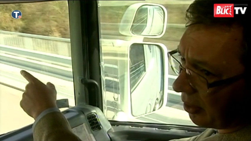 Vučić u šleperu juče, uoči otvaranja deonice Ljig-Preljina