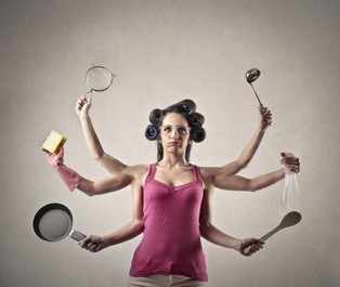 Woś: W domu, czyli poza rynkiem [FELIETON]