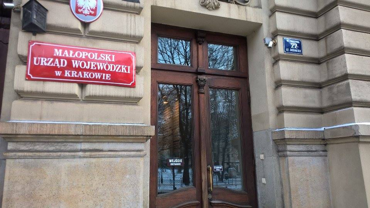 Krakowska Prokuratura bada, czy w Urzędzie Wojewódzkim doszło do złamania praw pracowniczych.