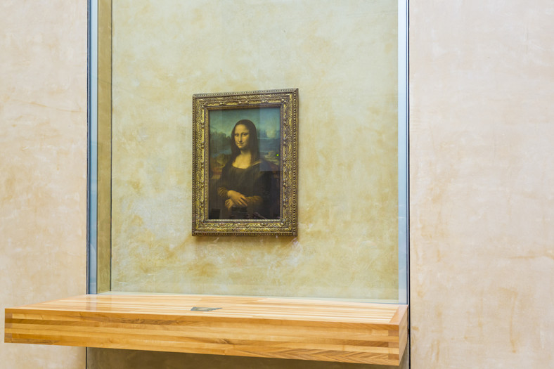 "Mona Lisa" za kuloodporną szybą w Luwrze