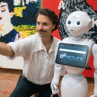 Itt az első önkormányzati humanoid robot! Olyat tud, amiért már most körberajongják
