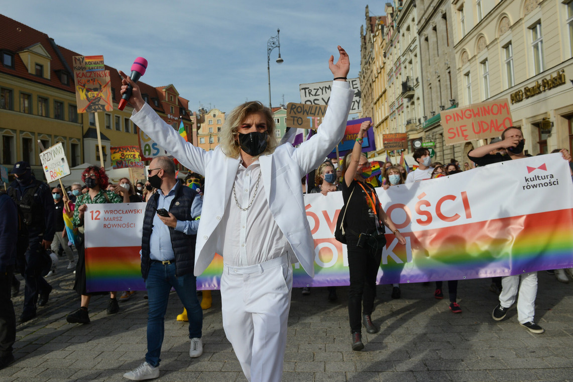 Maciej "Gąsiu" Gośniowski na Marszu Równości we Wrocławiu (2020)