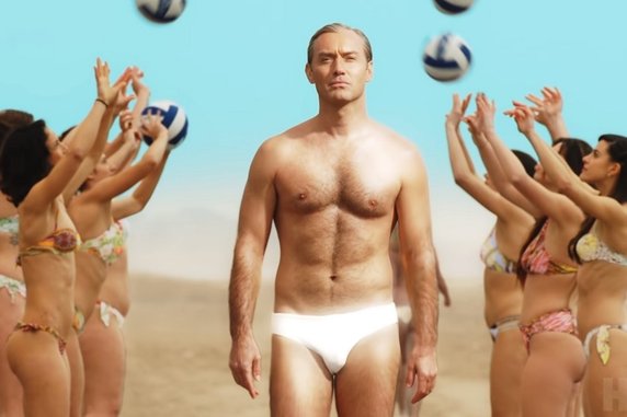 Jude Law w serialu "Nowy papież" (2019)