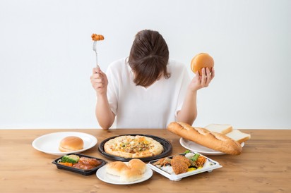 Élőzés közben ette halálra magát egy 24 éves influenszer
