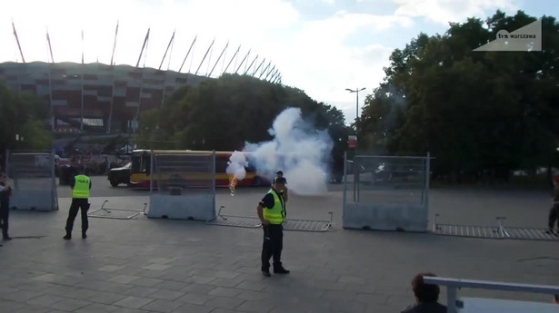 Śmigłowiec i komandosi GROM w akcji pod Stadionem Narodowym. Służby ćwiczą przed szczytem NATO